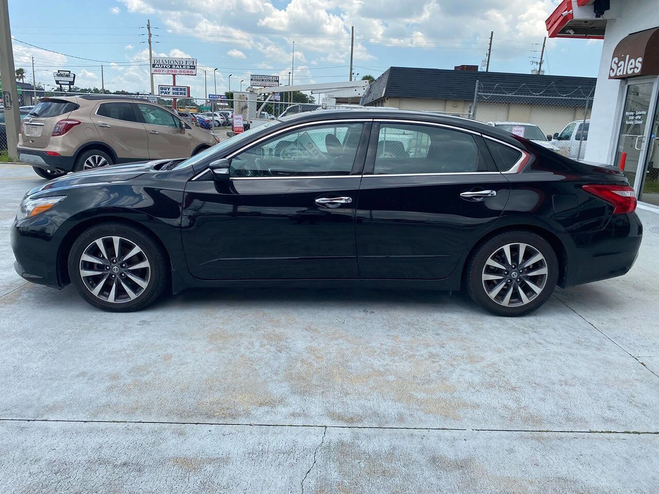 Used 2017 Nissan Altima 2.5 SV w/ Convenience Package image 3