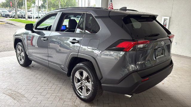 Used 2025 Toyota RAV4 LE AWD/4WD image 5