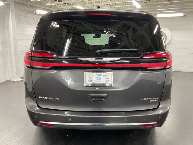 Used 2023 Chrysler Pacifica Limited w/ Uconnect Theater Family Group AWD/4WD image 4