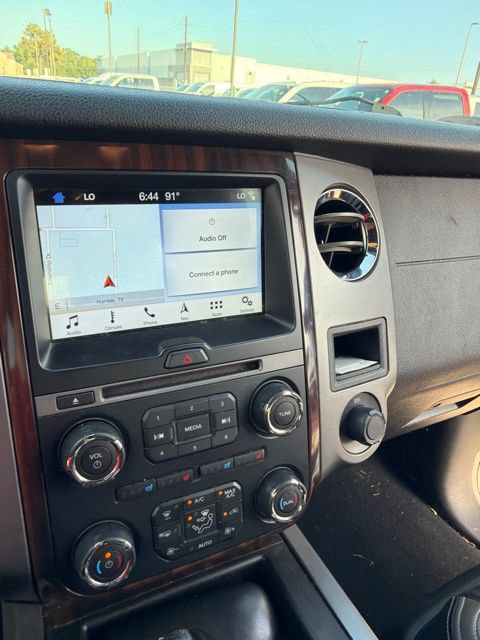 Used 2017 Ford Expedition EL Platinum AWD/4WD image 16