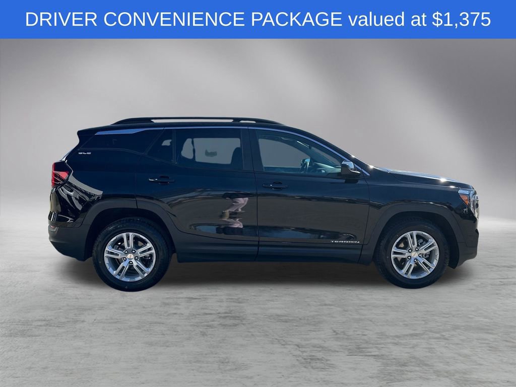 Used 2023 GMC Terrain SLE w/ Driver Convenience Package image 7