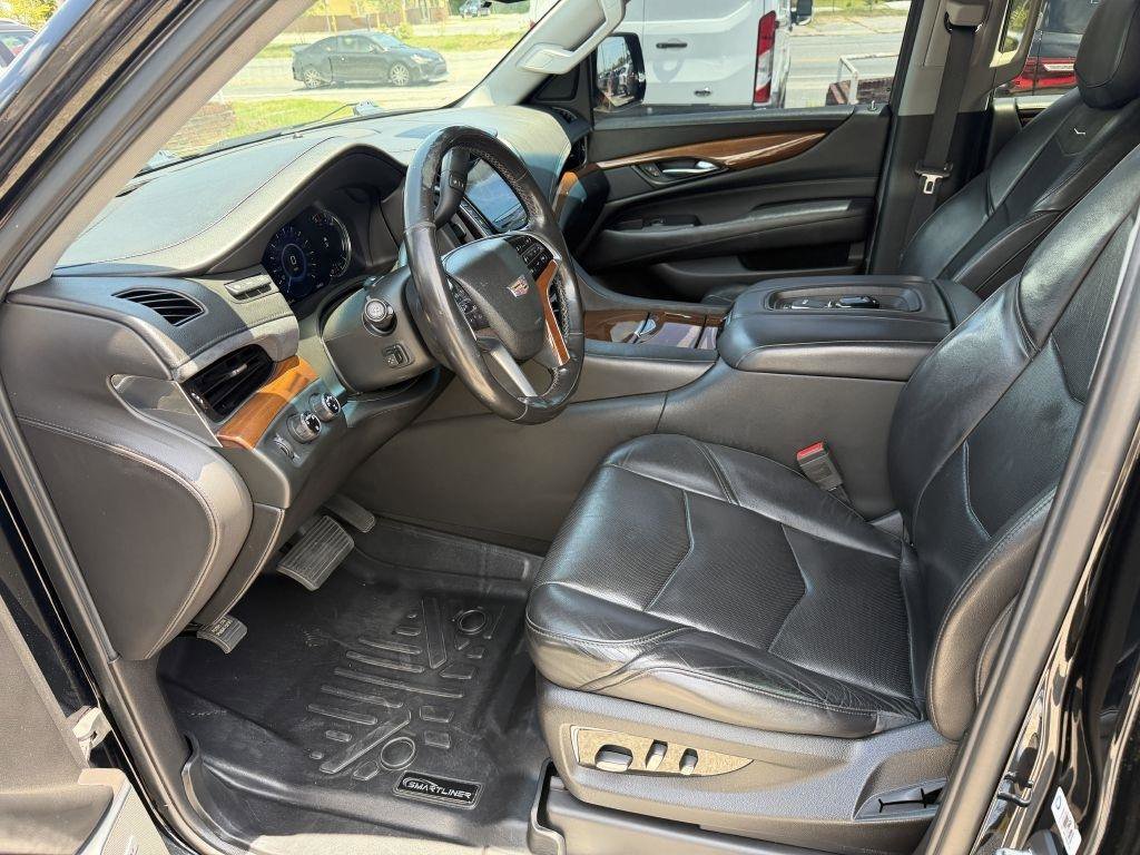 Used 2019 Cadillac Escalade ESV Luxury AWD/4WD image 9