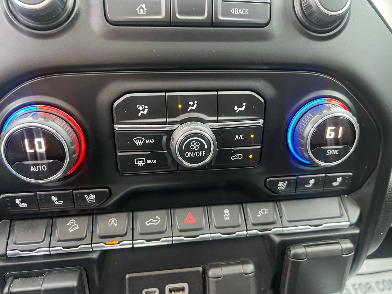 Used 2019 Chevrolet Silverado 1500 LTZ w/ LTZ Convenience Package AWD/4WD image 37