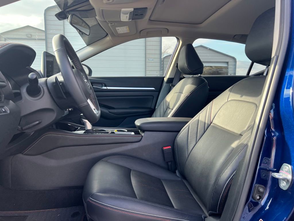 Used 2024 Nissan Altima 2.5 SR w/ SR Premium Package image 12