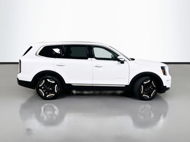 Certified 2025 Kia Telluride EX w/ EX Captain's Chair Package FWD image 8