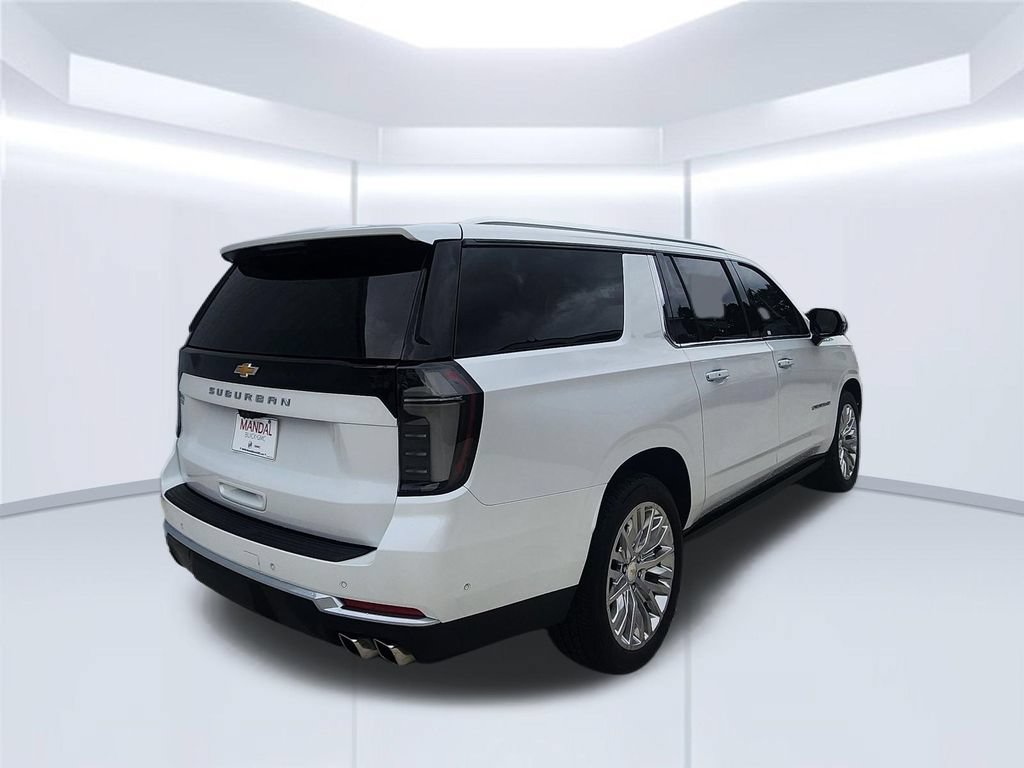 Used 2025 Chevrolet Suburban High Country AWD/4WD image 5