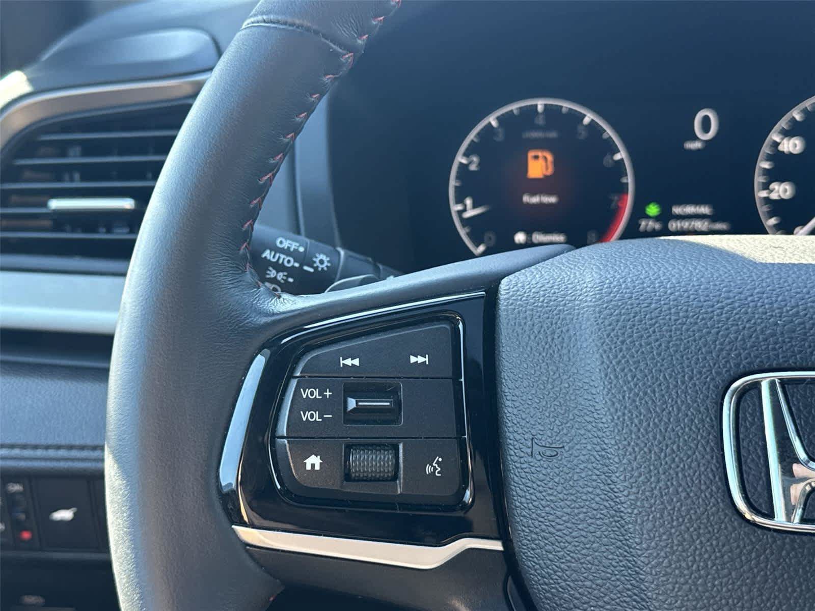 Used 2025 Honda Odyssey Sport-L image 16