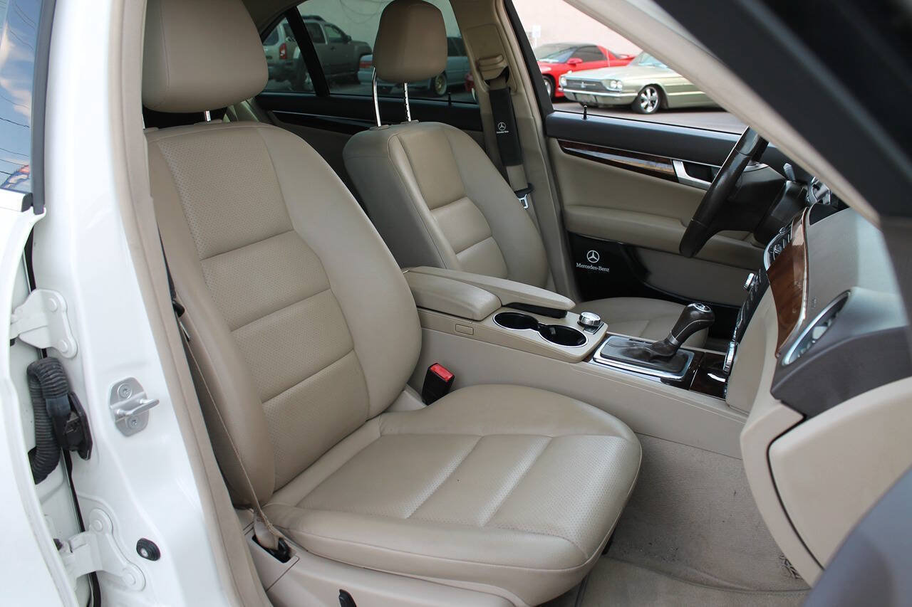 Used 2012 Mercedes-Benz C 250 Sedan image 31