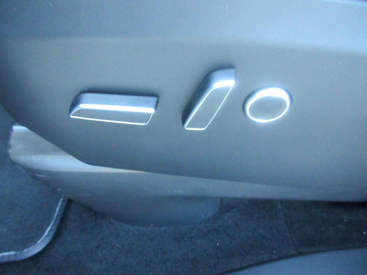 Used 2023 Tesla Model X AWD*AUTOPILOT CRUISE**HEAT-VEN image 9