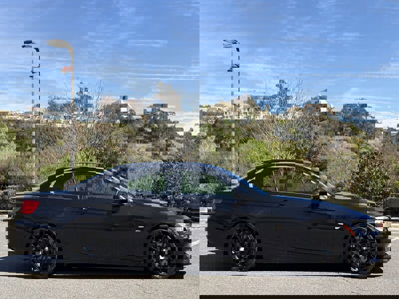 Used 2011 BMW 335i Convertible image 11