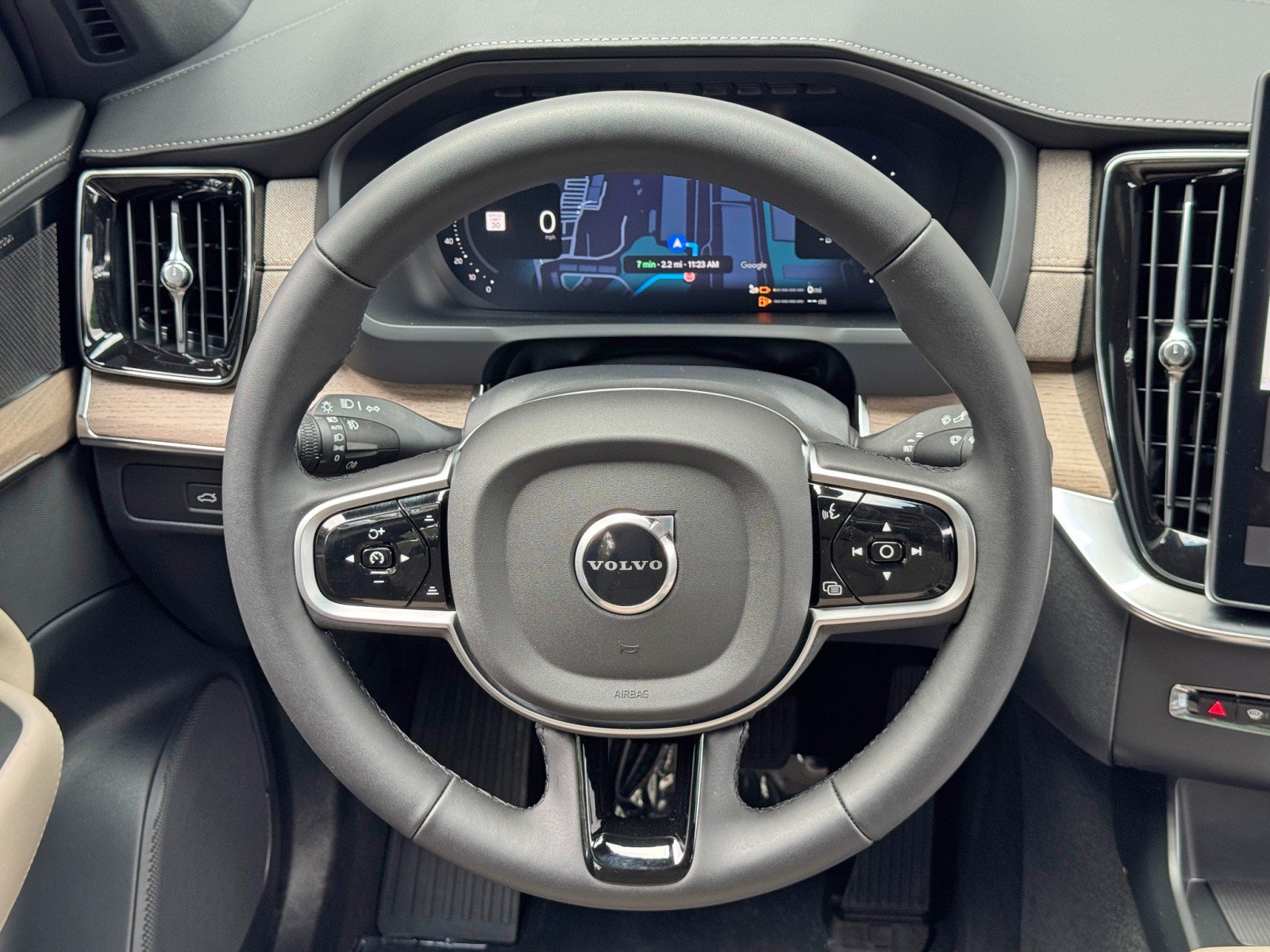 Used 2026 Volvo XC90 T8 Plus w/ Protection Package AWD/4WD image 21
