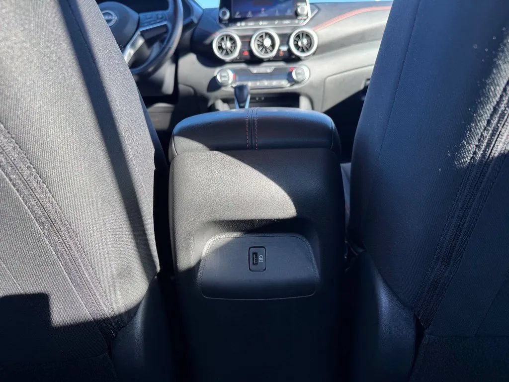 Used 2025 Nissan Sentra SR FWD image 19