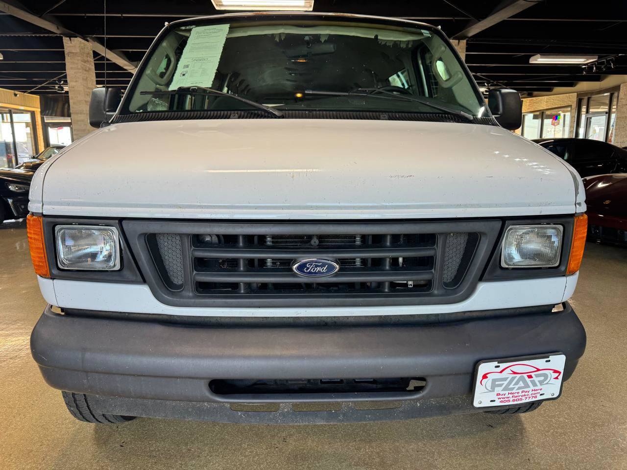 Used 2006 Ford E-350 and Econoline 350 XL RWD image 2