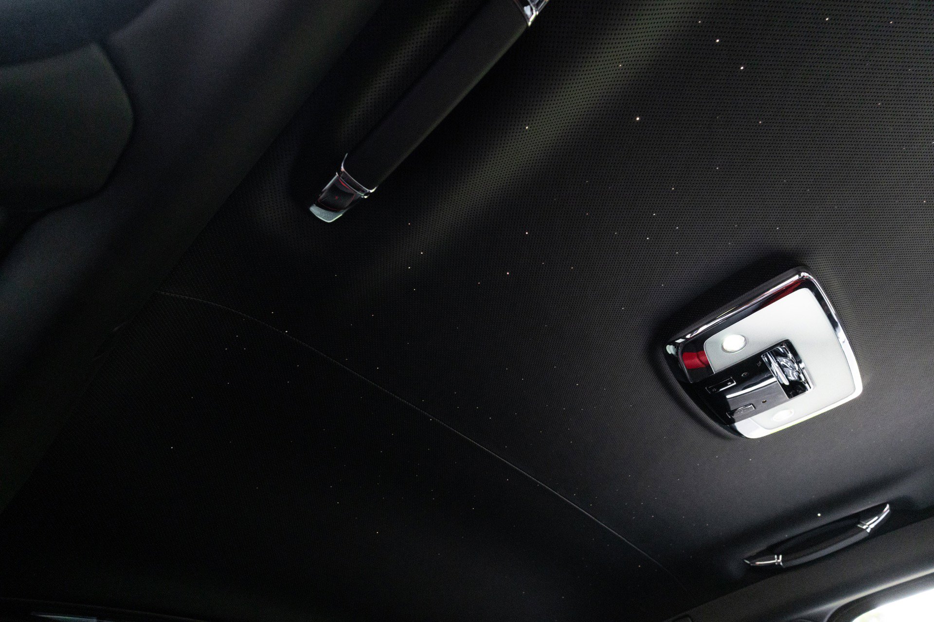 Used 2022 Rolls-Royce Cullinan Black Badge w/ Dark Exterior Package AWD/4WD image 81