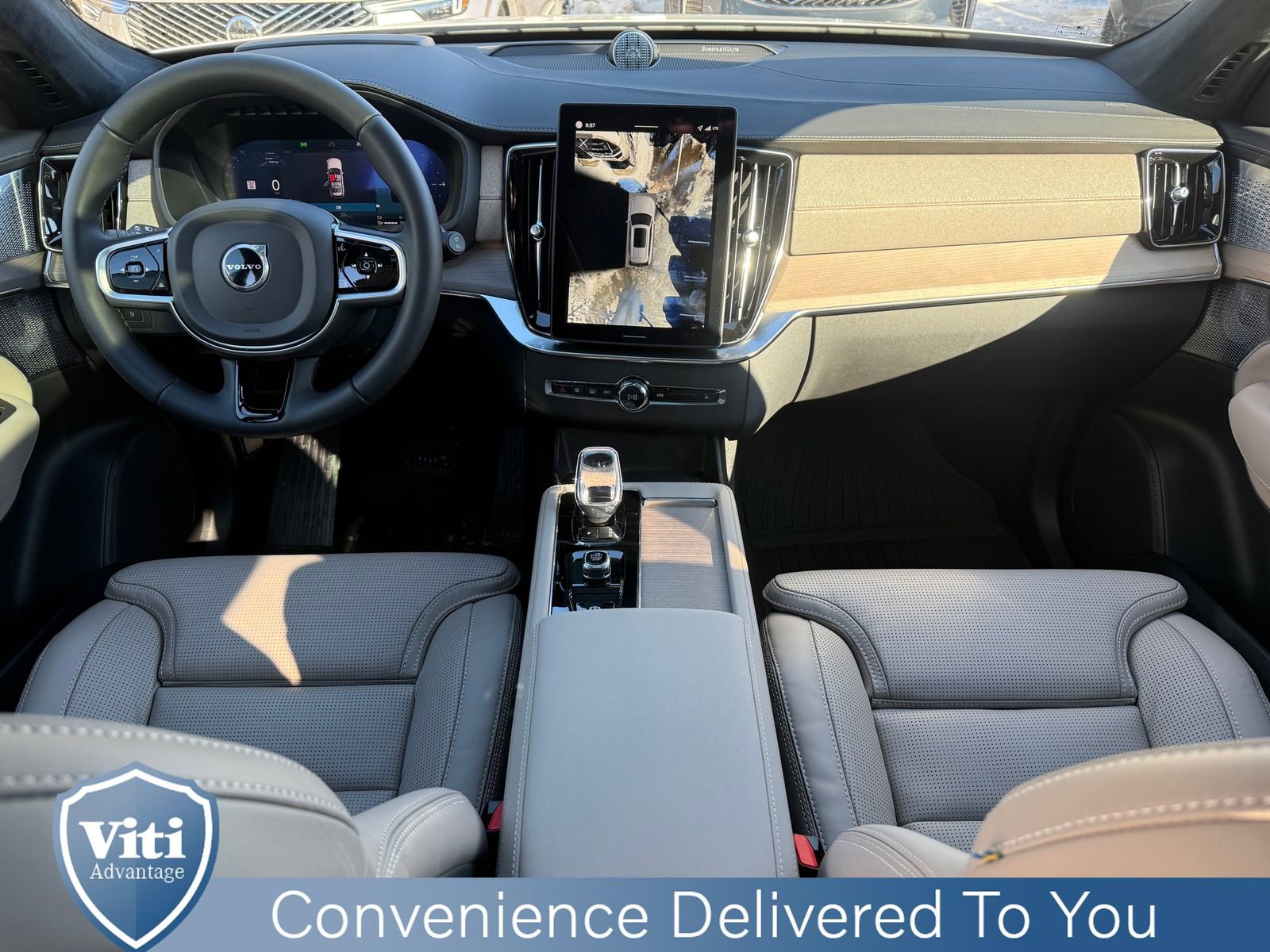 New 2026 Volvo XC90 T8 Ultra w/ Lounge Package image 2