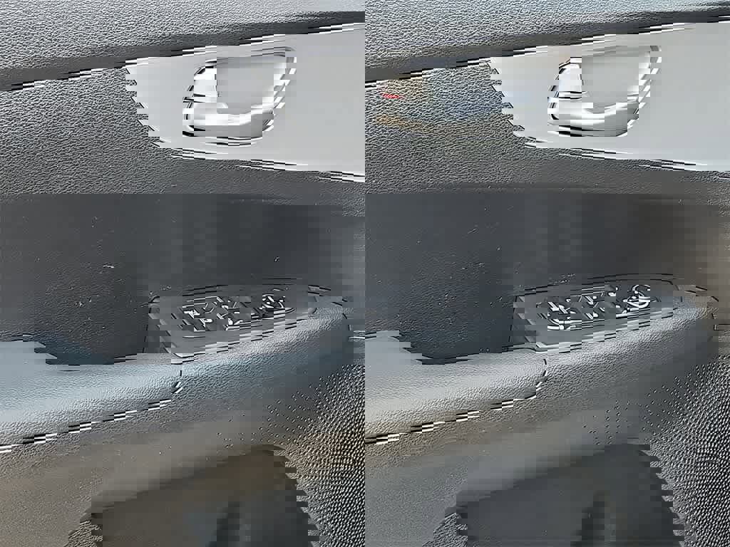 Used 2024 Kia Forte LXS image 11