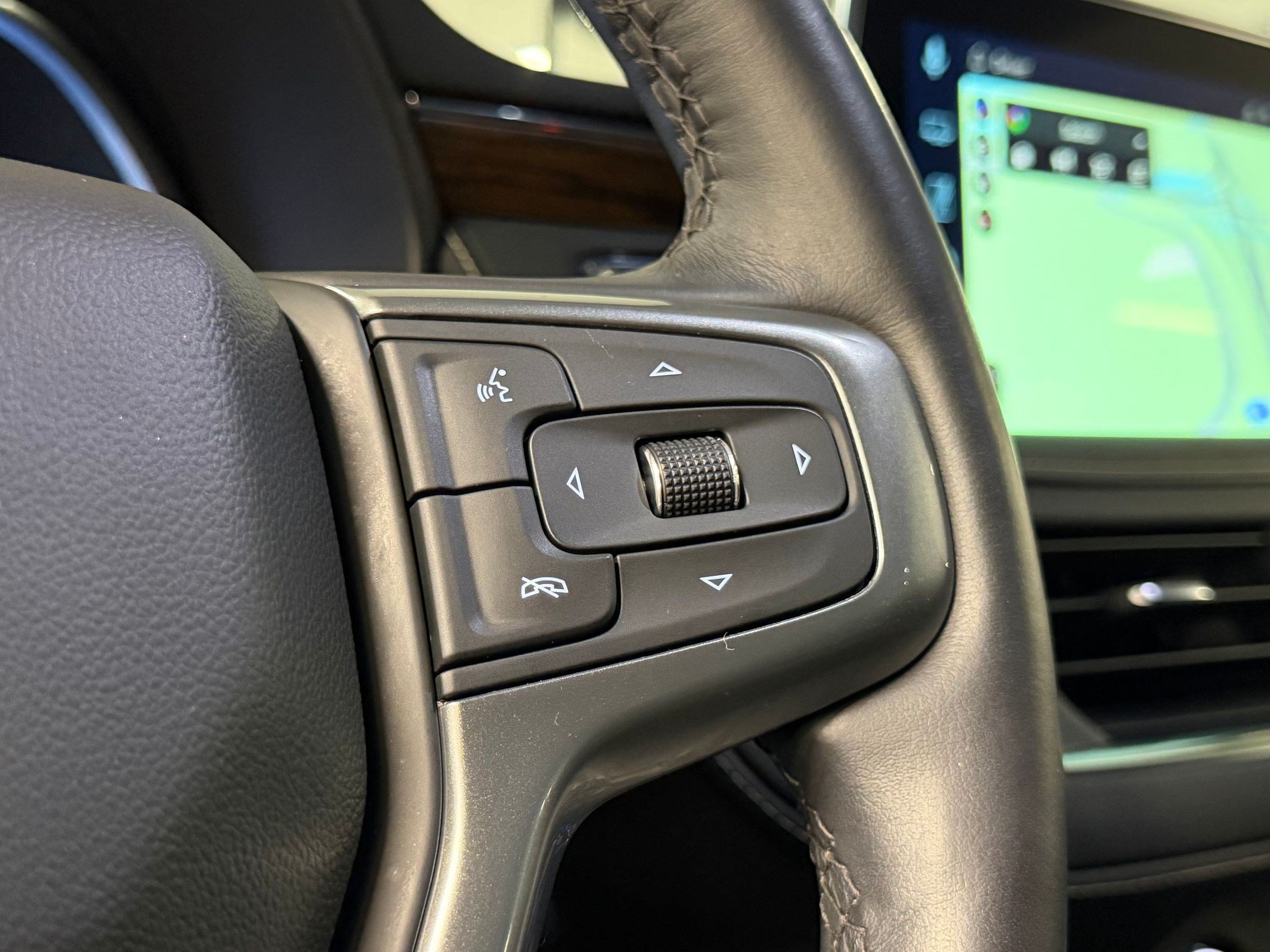 Used 2024 Chevrolet Tahoe Premier w/ Advanced Technology Package AWD/4WD image 15