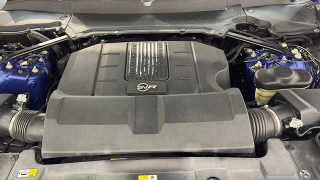Used 2019 Land Rover Range Rover Sport SVR image 40