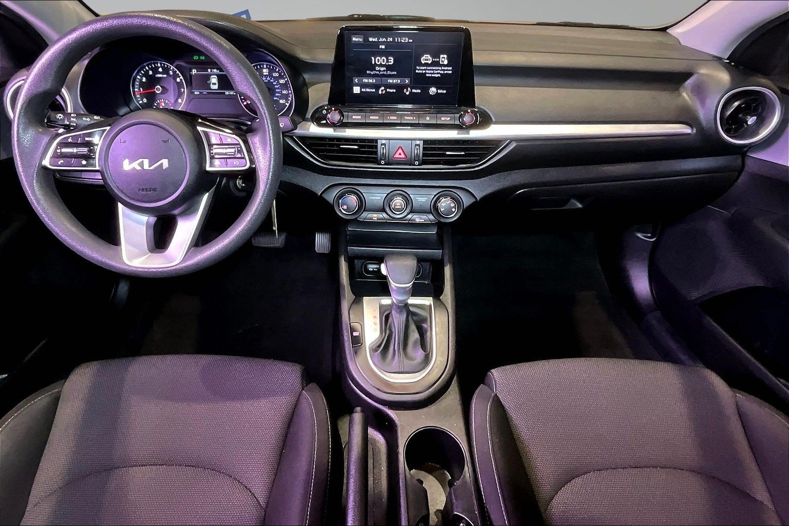 Used 2023 Kia Forte LXS w/ LXS Technology Package FWD image 8