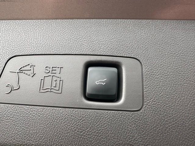 Used 2020 Lincoln Corsair Reserve w/ Equipment Group 202A image 23