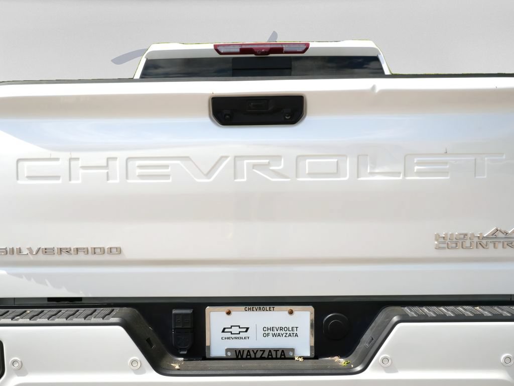 Used 2024 Chevrolet Silverado 3500 High Country w/ High Country Premium Package AWD/4WD image 8