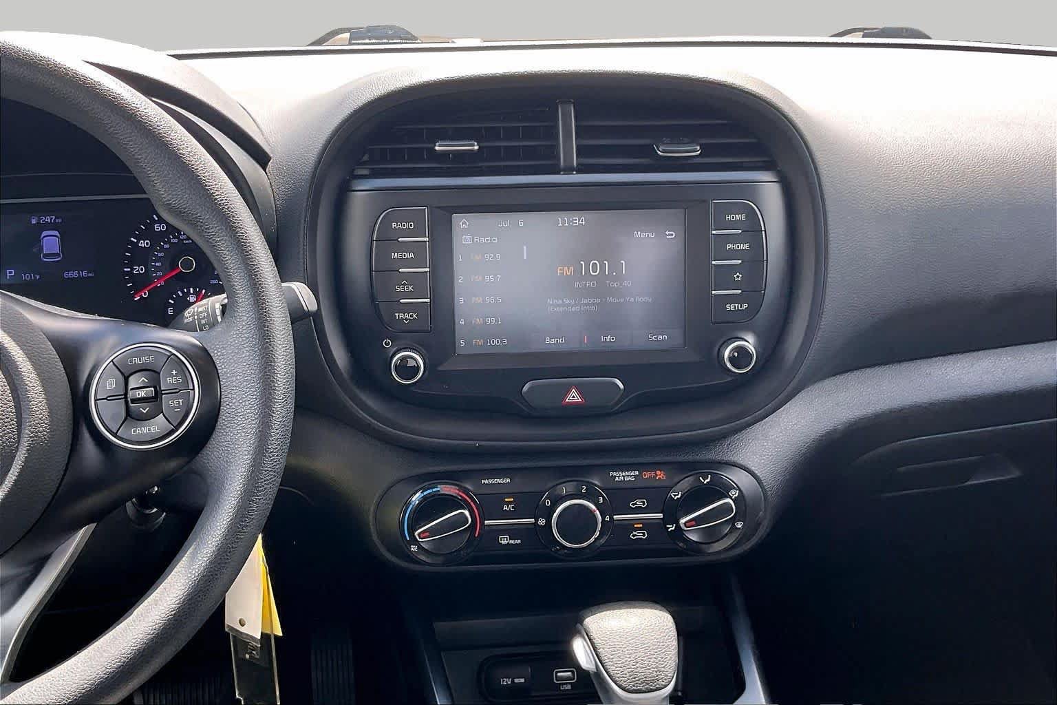 Used 2020 Kia Soul LX FWD image 6
