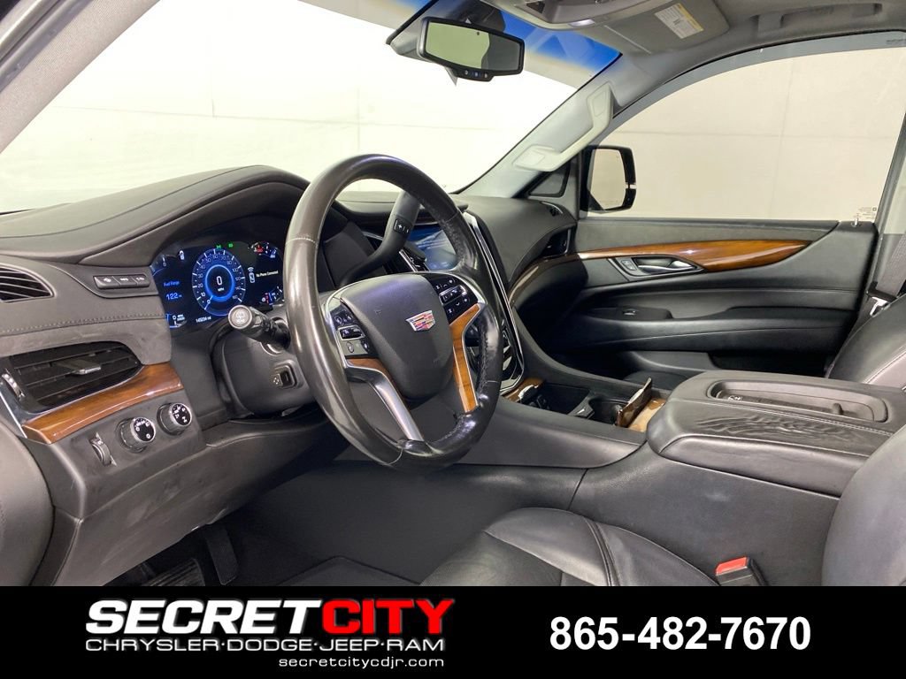 Used 2016 Cadillac Escalade Luxury AWD/4WD image 11