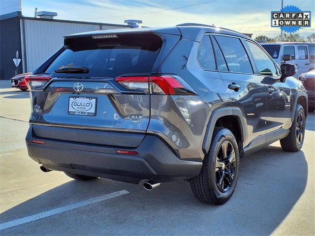 Used 2022 Toyota RAV4 XLE image 2