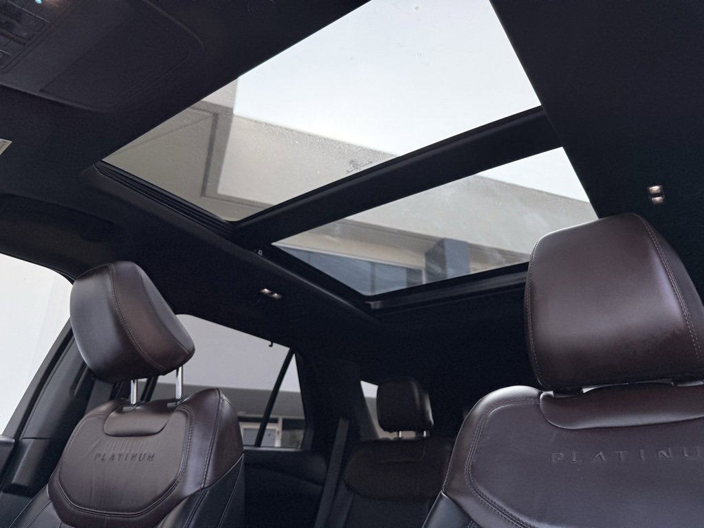 Used 2021 Ford Explorer Platinum w/ Equipment Group 601A image 2