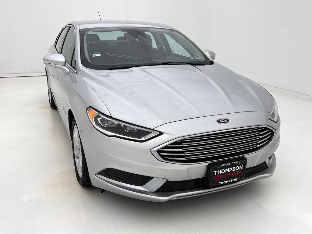 Used 2018 Ford Fusion SE w/ Equipment Group 602A FWD image 3