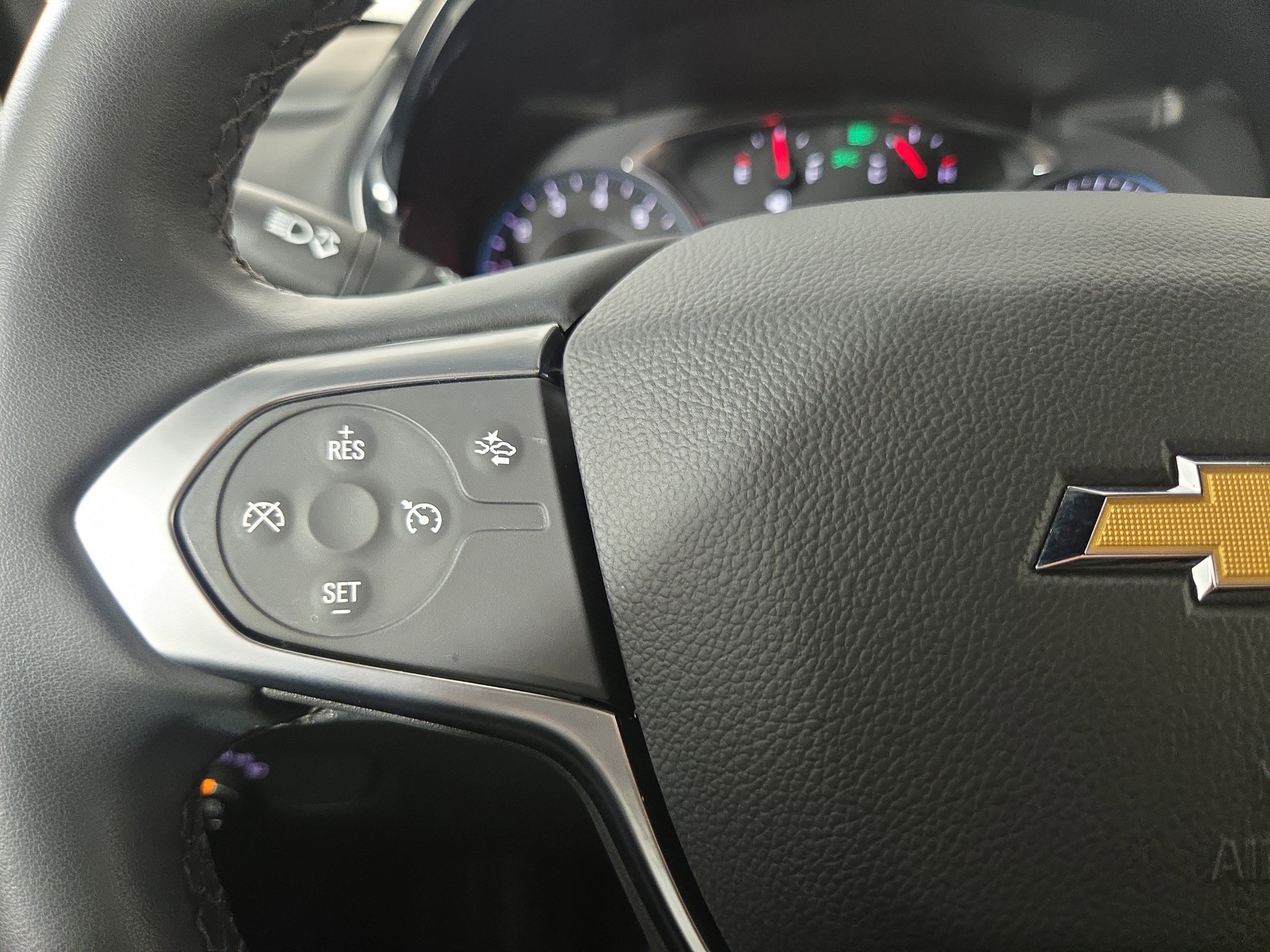 Certified 2023 Chevrolet Traverse LT w/ Rear Camera Mirror Package image 16