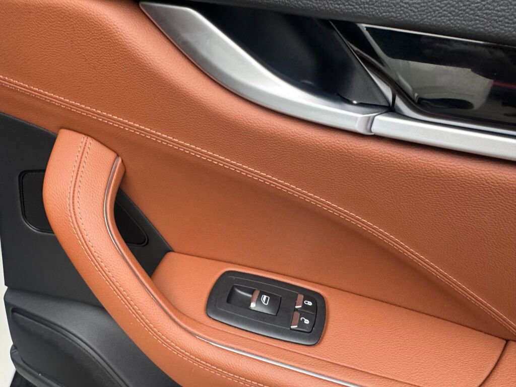 Used 2019 Maserati Levante image 19