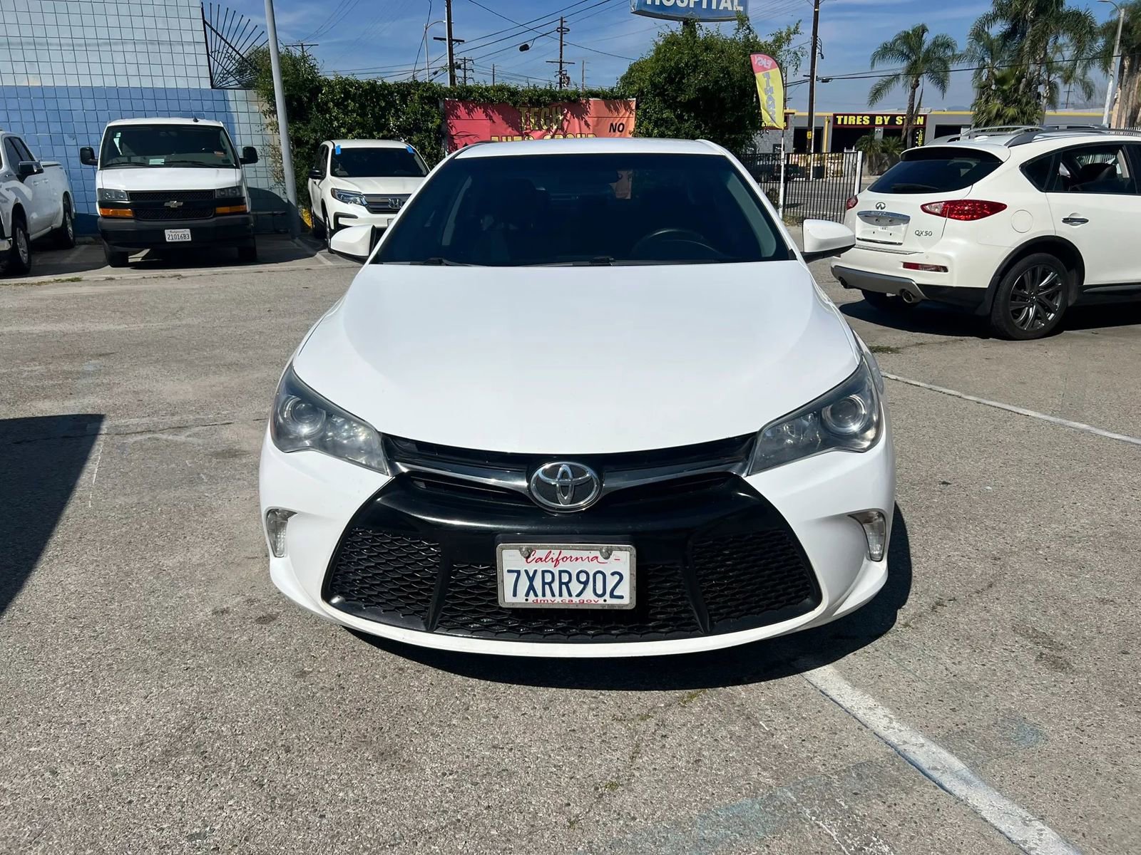 Used 2017 Toyota Camry SE FWD image 2