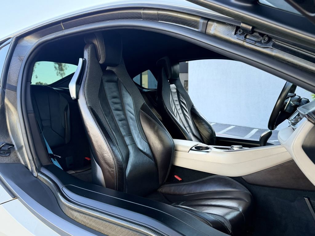 Used 2015 BMW i8 image 17