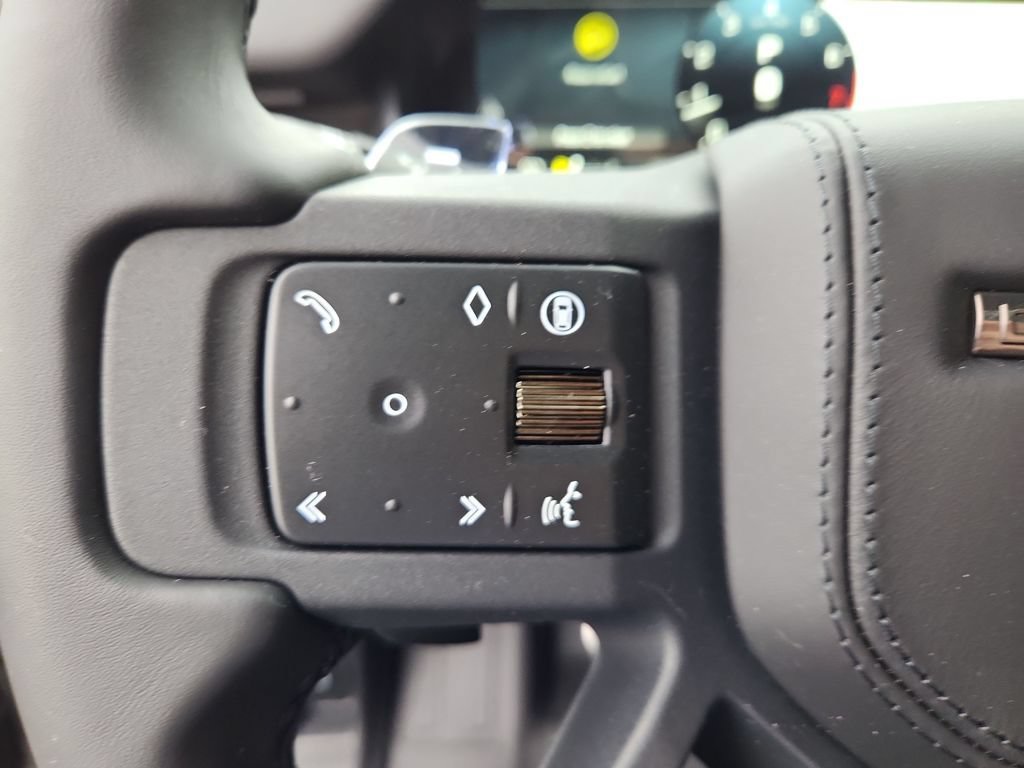 New 2026 Land Rover Defender 110 OCTA AWD/4WD image 17