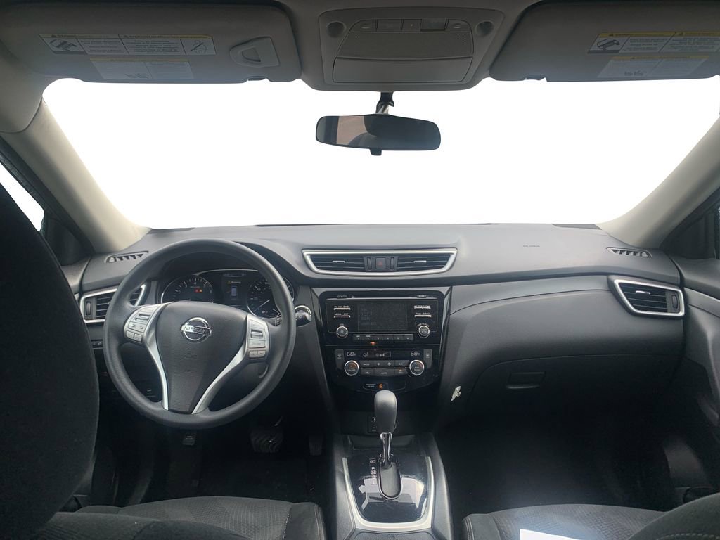 Used 2016 Nissan Rogue SV image 16