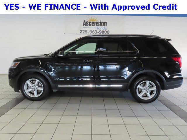 Used 2019 Ford Explorer XLT w/ Equipment Group 202A image 3
