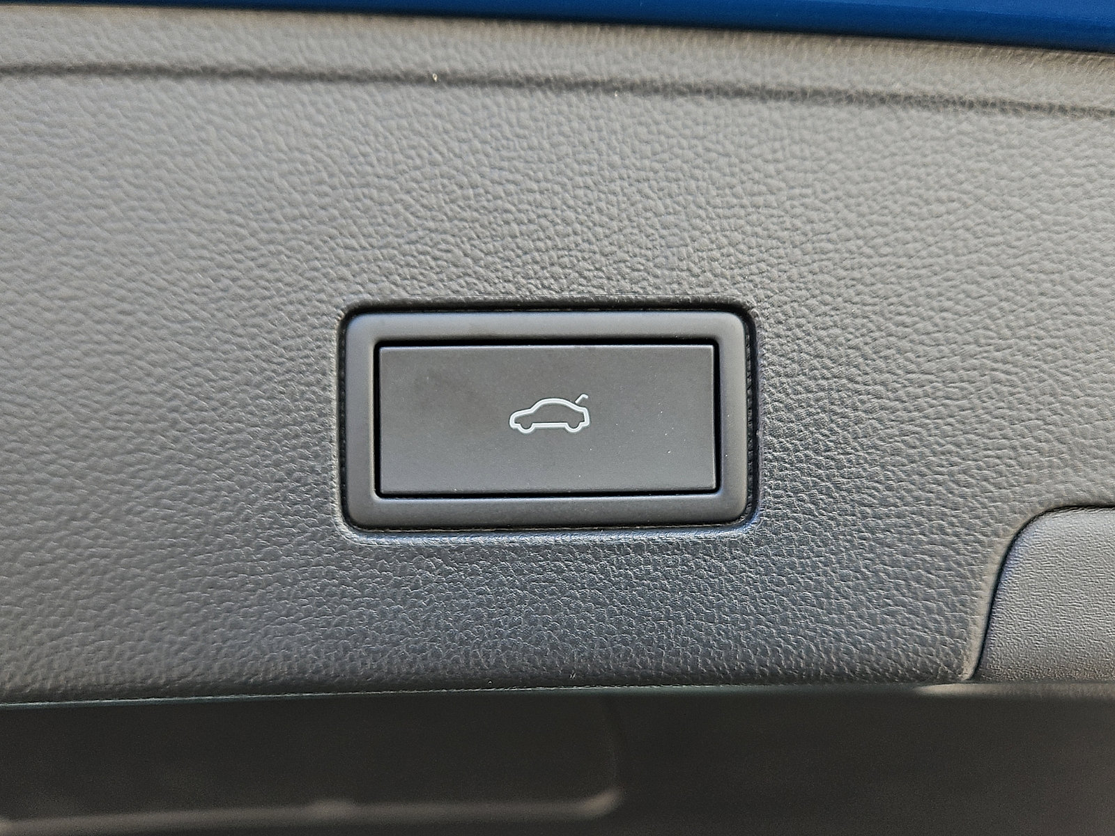 Used 2025 Volkswagen Atlas Cross Sport SEL Premium R-Line image 7