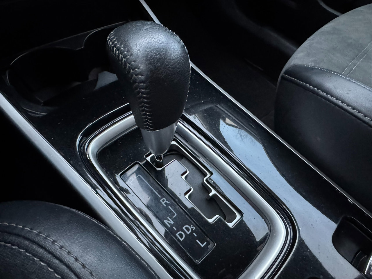 Used 2020 Mitsubishi Outlander SE image 21