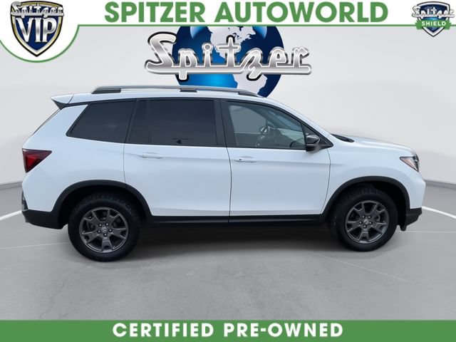 Used 2024 Honda Passport TrailSport image 2
