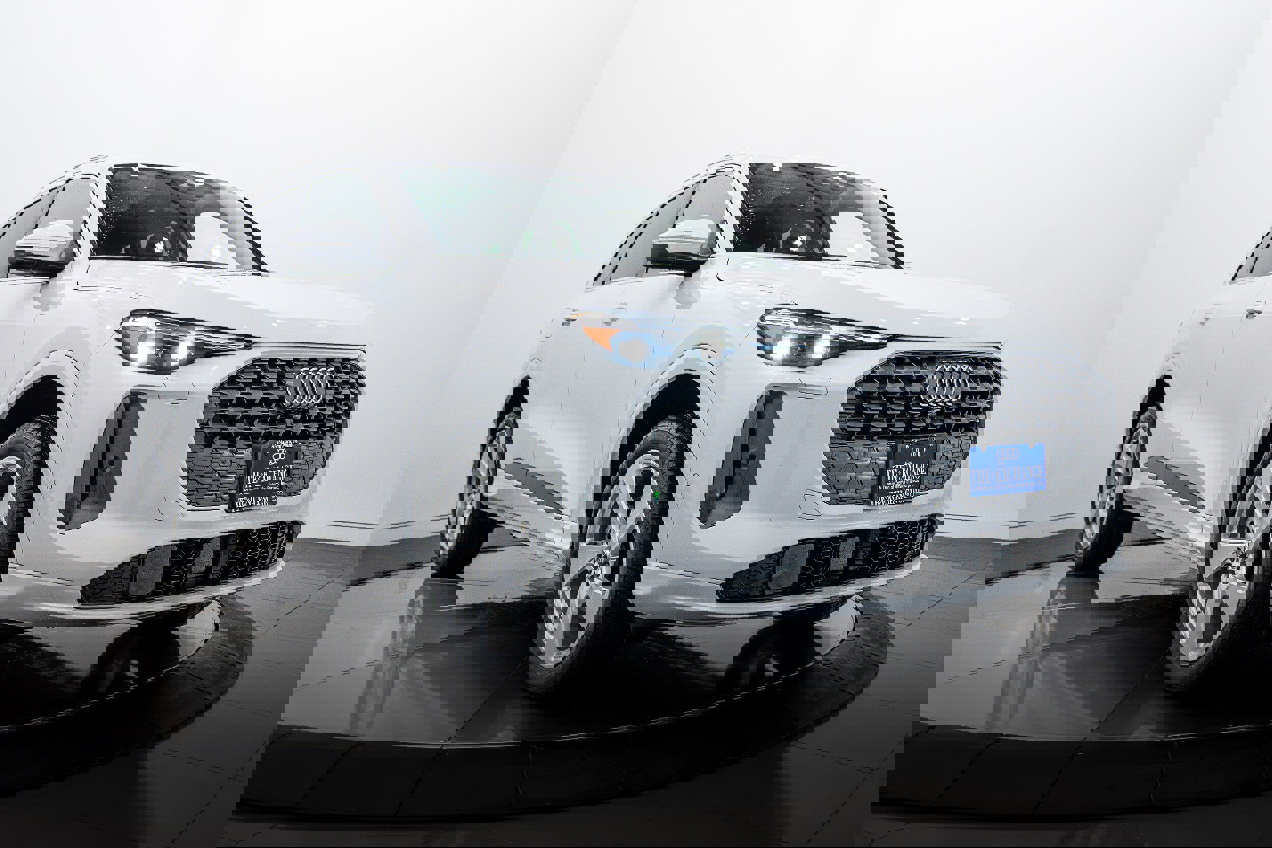 New 2025 Audi Q5 Premium Plus image 2