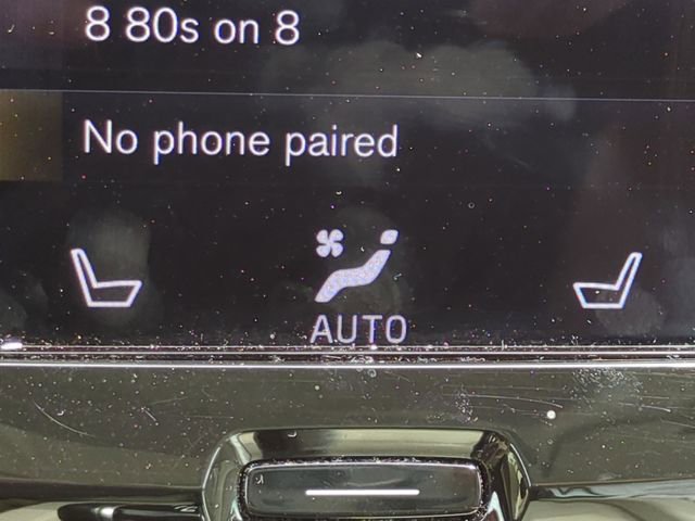 Used 2020 Volvo XC60 T5 Momentum w/ Protection Package Premier image 20