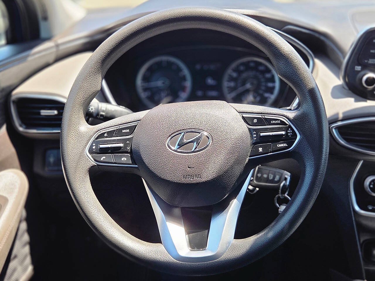 Used 2019 Hyundai Santa Fe SE AWD/4WD image 9