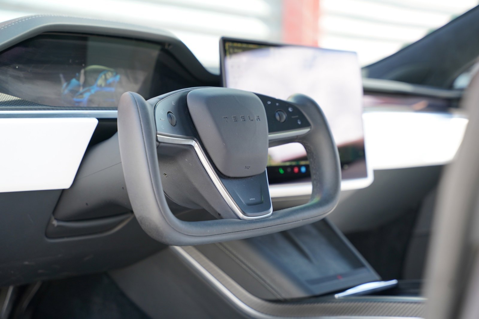 Used 2022 Tesla Model S Plaid image 11