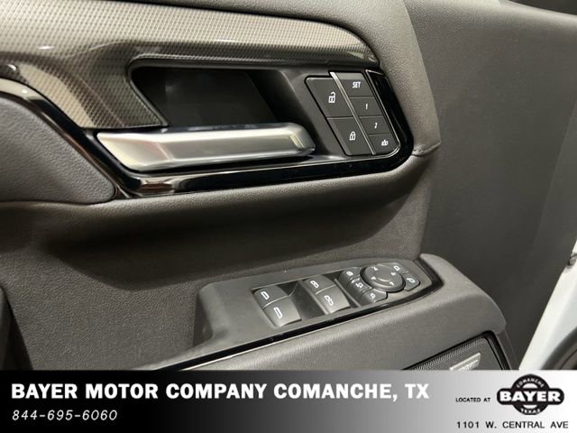 Used 2025 GMC Sierra 2500 AT4 image 22