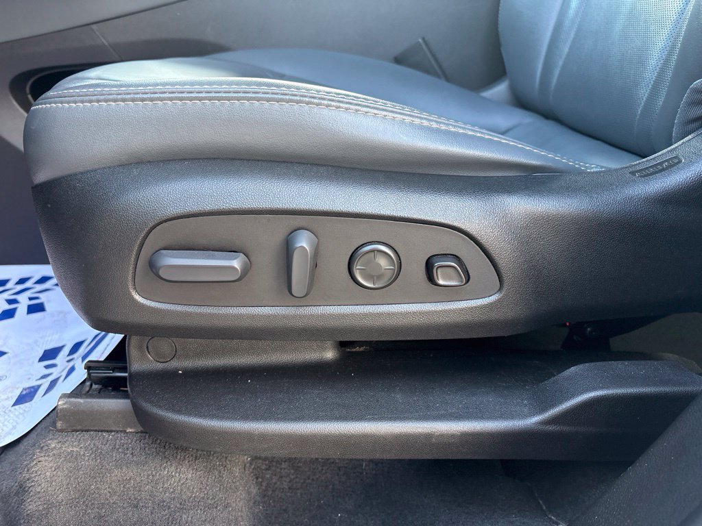 Used 2023 Buick Enclave Premium AWD/4WD image 31