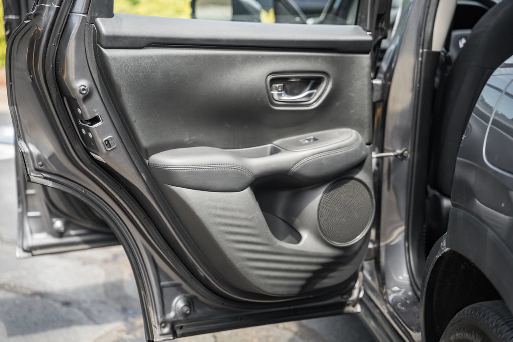 Used 2023 Honda HR-V LX image 31