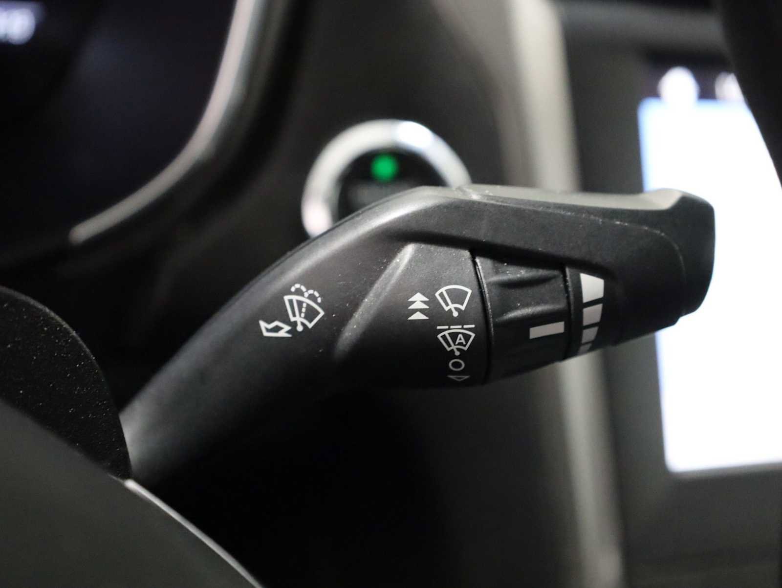 Used 2019 Ford Fusion SE FWD image 28