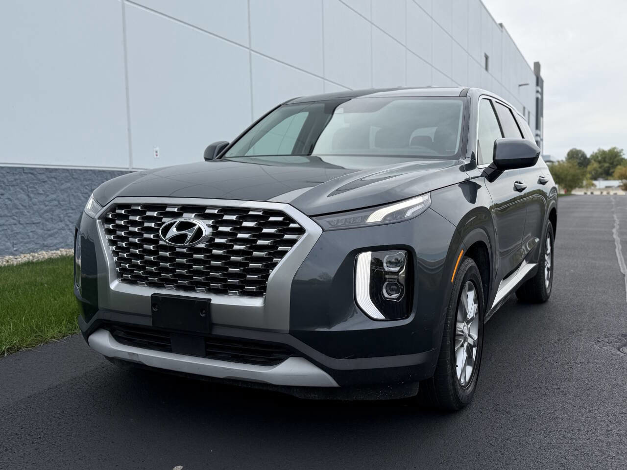 Used 2021 Hyundai Palisade SE image 1