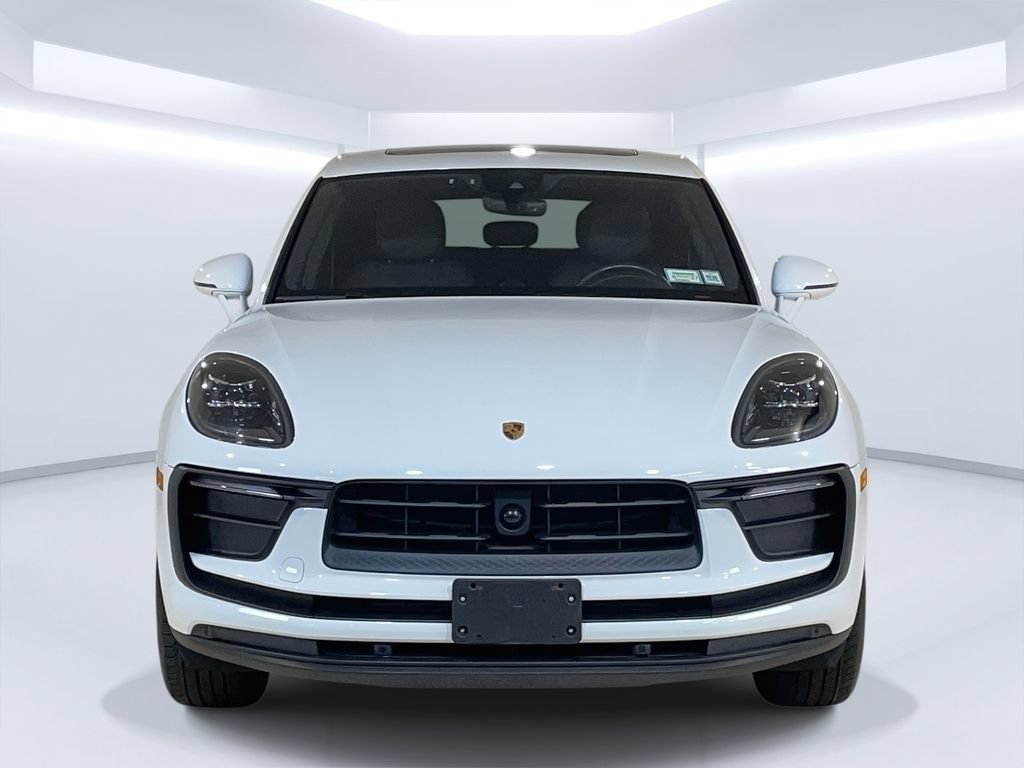 Certified 2024 Porsche Macan AWD/4WD image 10